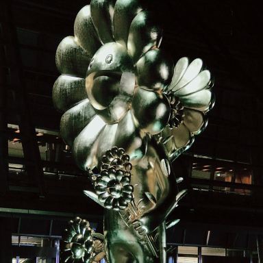 👑村上隆「黄金の彫刻プロジェクトアーカイブ」 六本木👑 | Trip.com 東京
