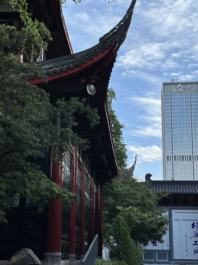 Chengdu Daci Temple – A Haven of Serenity in the Modern City Chengdu Daci Temple – A Haven of Serenity in the Modern City