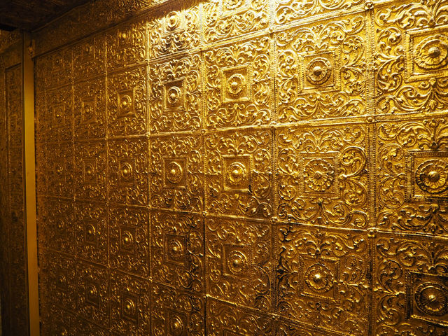  The Sacred Heart of Yangon: Bo Ta Htaung Pagoda