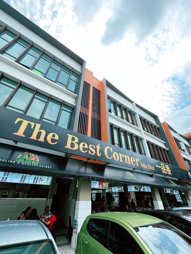 The Best Corner Restaurant Kuching: Kopitiam with Endless Local Flavours