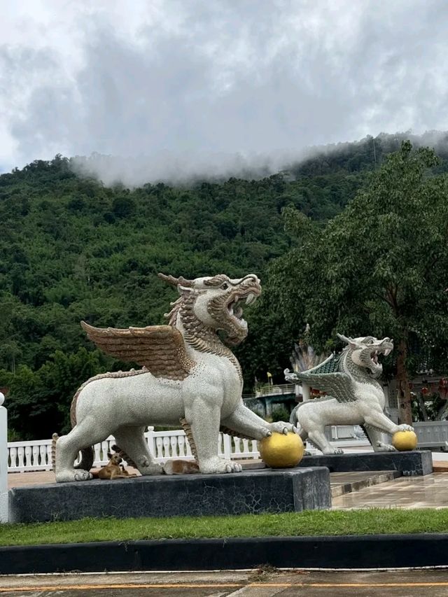 วัดป่าห้วยลาด