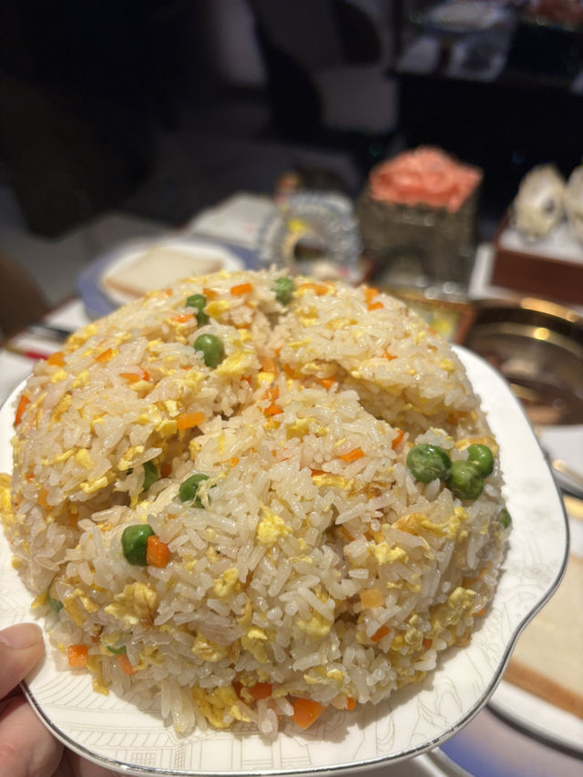朝天門滾滾紅油美食靚景：享受101樓高空非遺火鍋