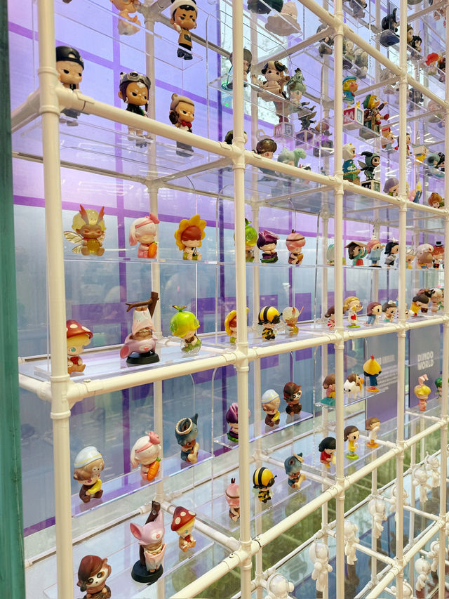 Pop Mart Shanghai (ถนน Nanjing) 