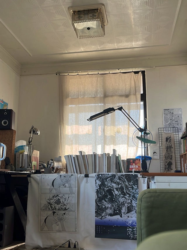 在鐵道邊安靜生活一個下午：工作室咖啡庭的慢步調美好