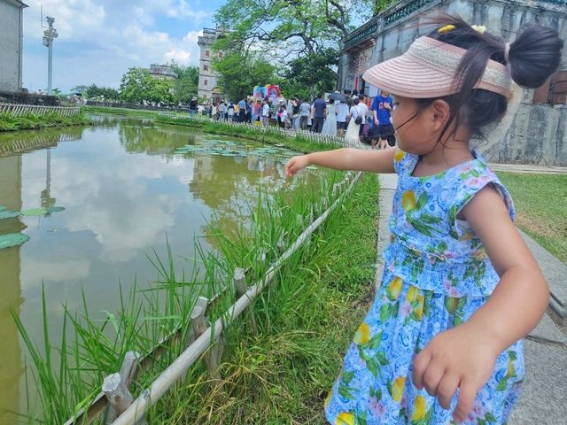 蹒跚小旅人的时空奇遇，在世界遗产碉楼与百年骑楼间，聆听华侨故事