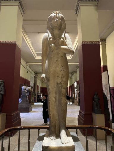 エジプト考古学博物館の古代彫像 | Trip.com カイロ