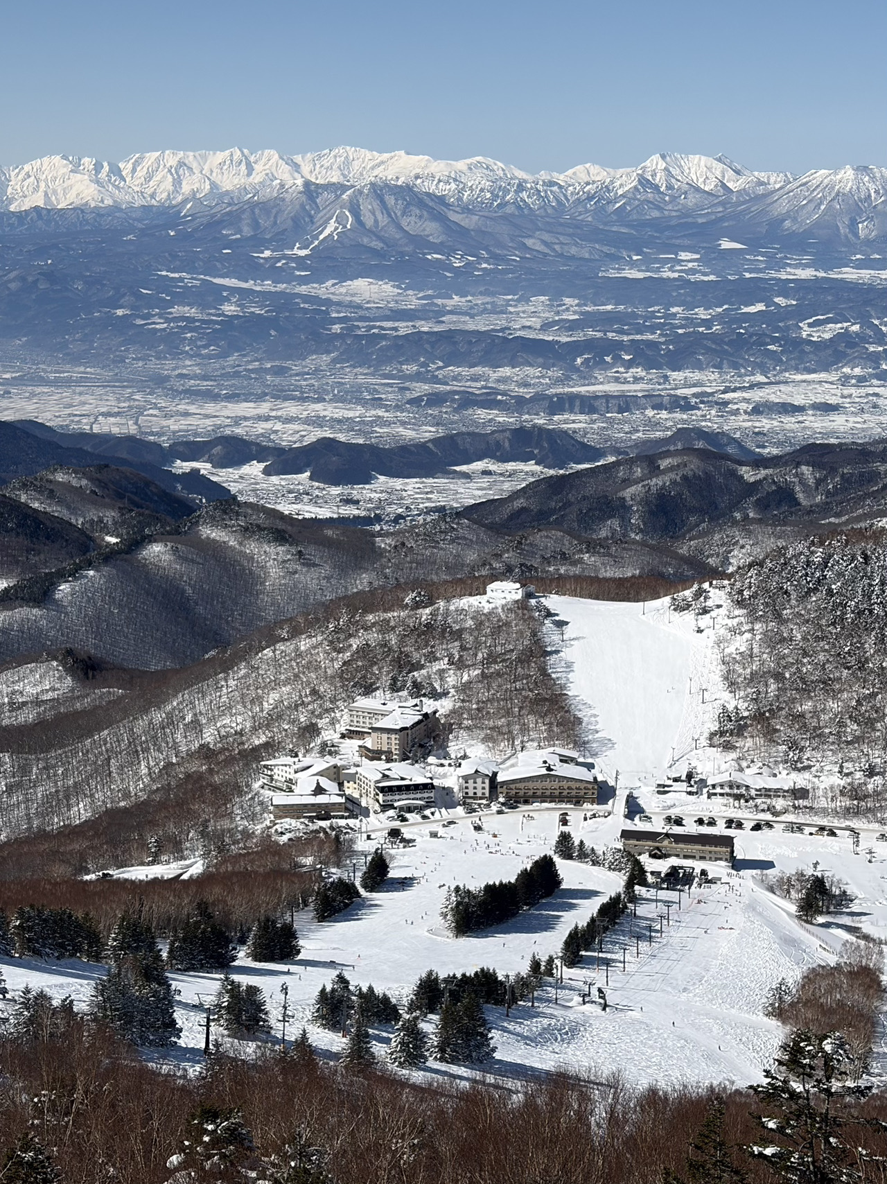Shiga Kogen Ski Resort is loved by both beginners and experienced skiers.