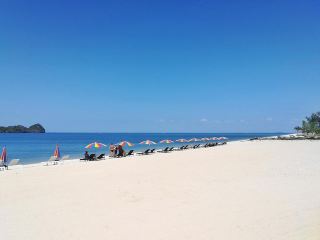 Sun-Kissed Vibes at Saud Beach: Pagudpud’s Tranquil Gem 🌊☀️