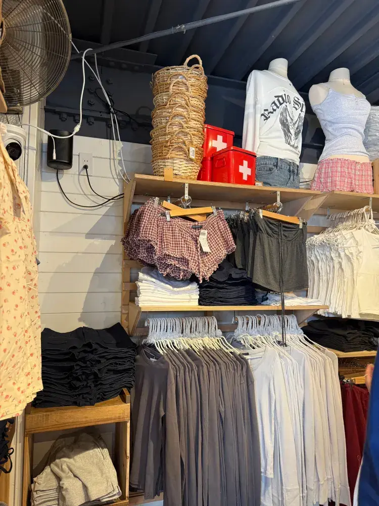 Brandy Melville Japan – ミニマリスト必見の超人気ブランド。
