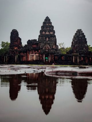 Phimai: A Guide to Thailand's "Little Angkor" 🏯✨