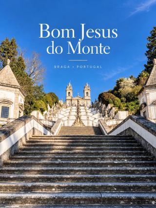 🇵🇹✨ Bom Jesus do Monte | Braga, Portugal

อีกหนึ่งสถานที่ในโปรตุเกสที่สวยจนต้องหยุดมองเลยจริง ๆ 🤍

Bom Jesus do Monte ตั้งอยู่ที่เมือง Braga ประเทศโปรตุเกส เป็นสถานที่ที่โดดเด่นมากด้วยบันไดหินขนาดใหญ่ที่ทอดยาวขึ้นไปยังโบสถ์ด้านบน มองจากด้านล่างขึ้นไปคือสวยอลังการมาก โดยเฉพาะบันไดที่ออกแบบเป็นลวดลายซิกแซก มีรูปปั้นและรายละเอียดสถาปัตยกรรมให้ชมตลอดทาง

สิ่งที่ชอบมากคือความสมมาตรของบันไดกับตัวโบสถ์ ยิ่งวันที่ท้องฟ้าสีฟ้าสดใส ตัดกับสีขาวของอาคารและสีเขียวของต้นไม้รอบ ๆ ยิ่งทำให้ที่นี่ดูสวยเหมือนภาพวาดเลย 📸🌿

ถึงจะมีบันไดให้เดินขึ้นหลายขั้น แต่ระหว่างทางก็มีมุมให้แวะชมและถ่ายรูปได้เรื่อย ๆ ใครไม่อยากเดินขึ้นบันไดทั้งหมด ที่นี่ก็มีรถรางขึ้นเขาให้บริการด้วย

พอขึ้นไปถึงด้านบนจะได้เห็นทั้งความสวยงามของโบสถ์และวิวเมือง Braga จากมุมสูง บรรยากาศร่มรื่น สงบ และมีเสน่ห์มาก ๆ

ที่นี่ไม่ได้มีดีแค่วิวสวยนะ แต่ยังเป็นสถานที่สำคัญทางศาสนาและได้รับการขึ้นทะเบียนเป็นมรดกโลกโดย UNESCO อีกด้วย

ใครมีแพลนมาเที่ยวโปรตุเกส อยากแนะนำให้แวะเมือง Braga แล้วมาชม Bom Jesus do Monte สักครั้ง เป็นอีกสถานที่ที่ประทับใจทั้งความสวยของสถาปัตยกรรมและบรรยากาศโดยรอบเลย ❤️

📍 Bom Jesus do Monte, Braga, Portugal 🇵🇹

#BomJesusDoMonte #Braga #Portugal #เที่ยวโปรตุเกส #เที่ยวบรากา #เที่ยวยุโรป #รีวิวเที่ยวต่างประเทศศ #PortugalTravel #TravelEurope