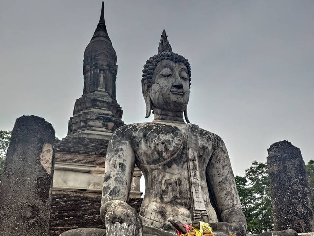 🌍 Explore the Ancient Wonders of Ayutthaya! 🏛️