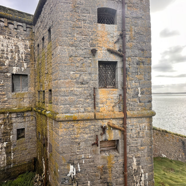 “Explore the Hidden Gem of Wales: St. Catherine’s Island & Historic Fort Tenby”
