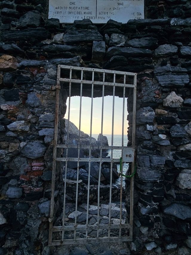 PORTOVENERE : A Castle at the peak of an Italian coast