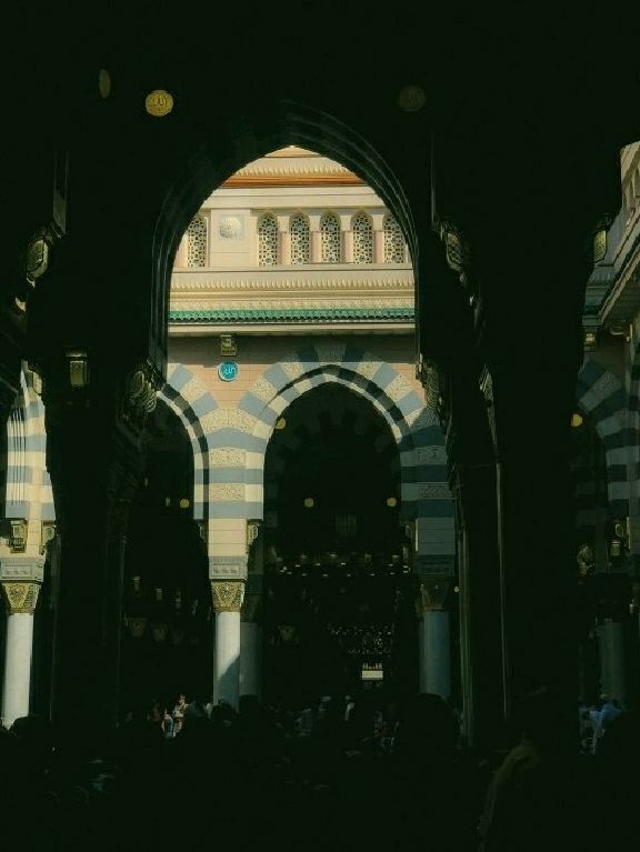 🏛 Discover the Spiritual Beauty of Medina’s Architecture 🌙✨