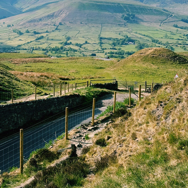 Escape the City: Top Hikes in Peak District from Manchester 🚆🥾