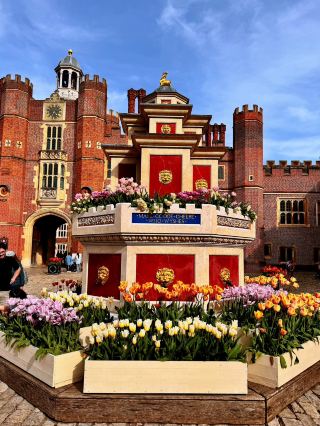 🌷 Hampton Court Palace in Bloom – The Best Time to Visit! 👑