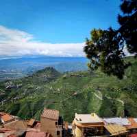 Hiking towards Castelmola 