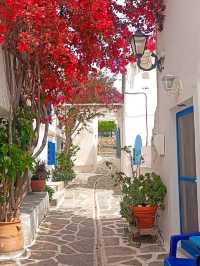🌊 Paros: A Perfect Blend of Cycladic Charm and Vibrant Island Life 🇬🇷✨