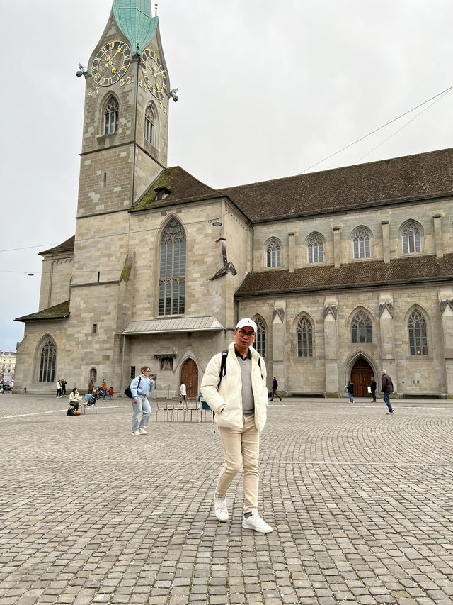 Lindenhof – The Timeless Heartbeat of Zürich 🌿🏛️ 