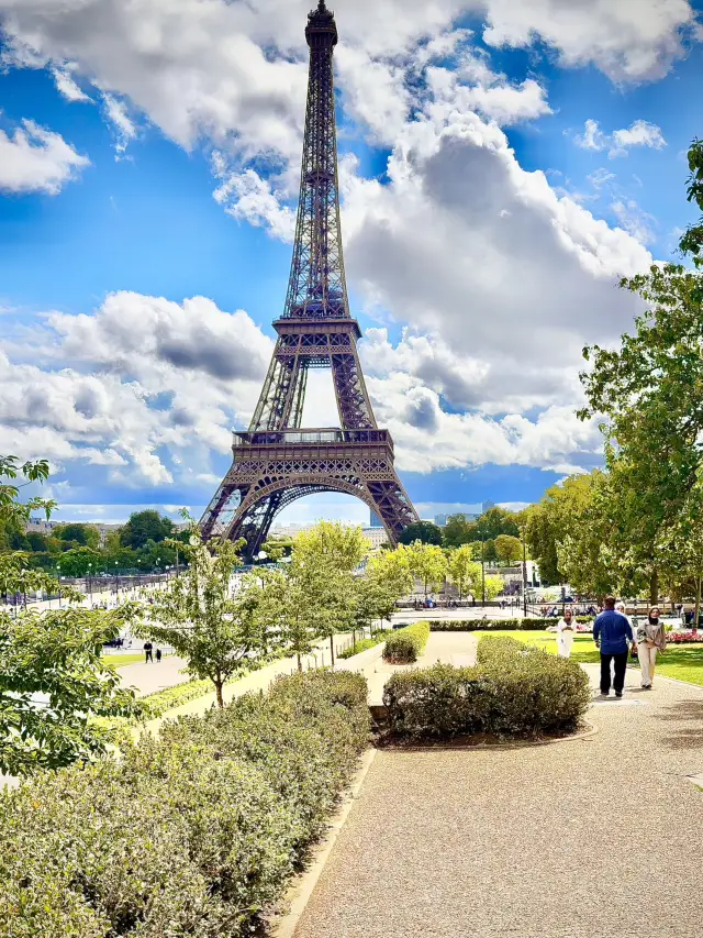 Paris: A Day of Landmarks, Art & Flavour