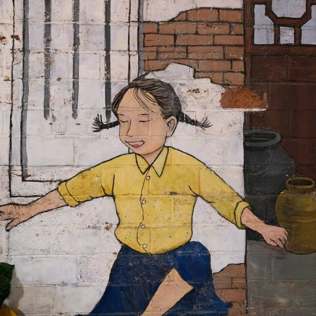 Where History Meets Graffiti: The Artistic Soul of Shanghai’s Former French Concession 🎨🌿✨