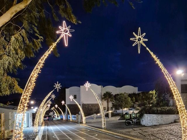 🎄 A White Christmas… in Blue and White: Why Santorini Is Magical in Winter 🇬🇷✨