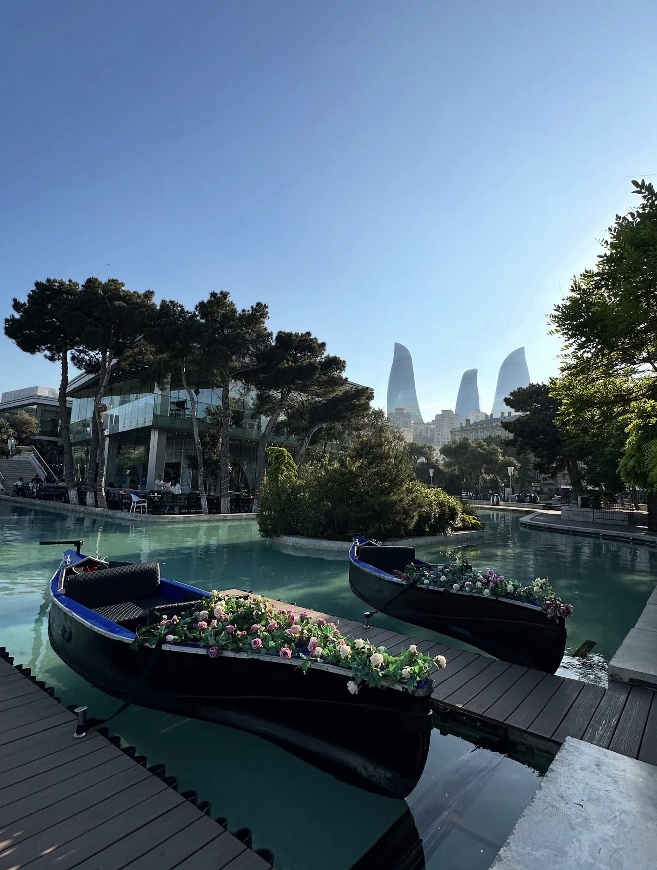 🇦🇿 Baku — where the Caspian Sea meets a city full of contrasts