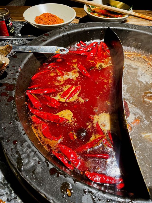 Famous Shu Da Xia Hotpot in Chengdu🌶️