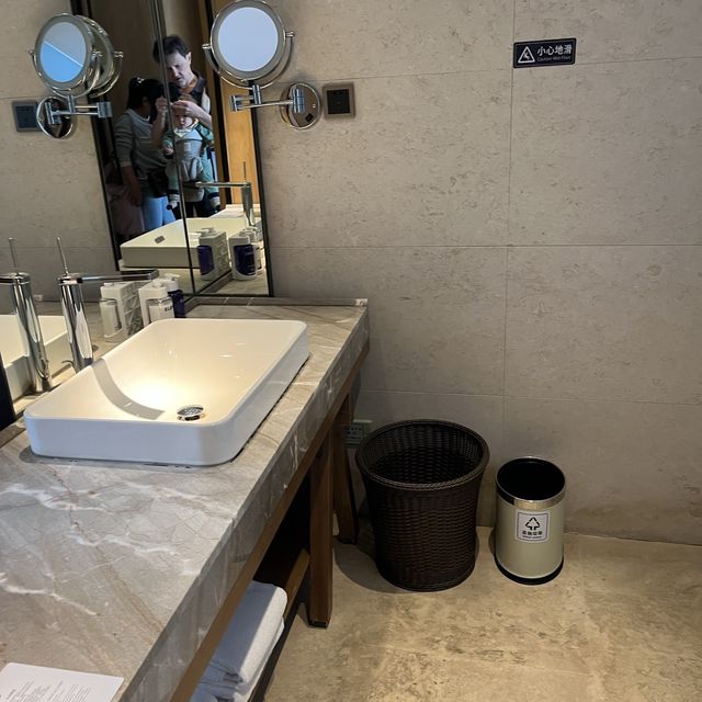 Voco - stylish luxury hotel at 千岛湖🇨🇳