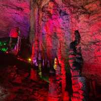 Huanglong colorful cave