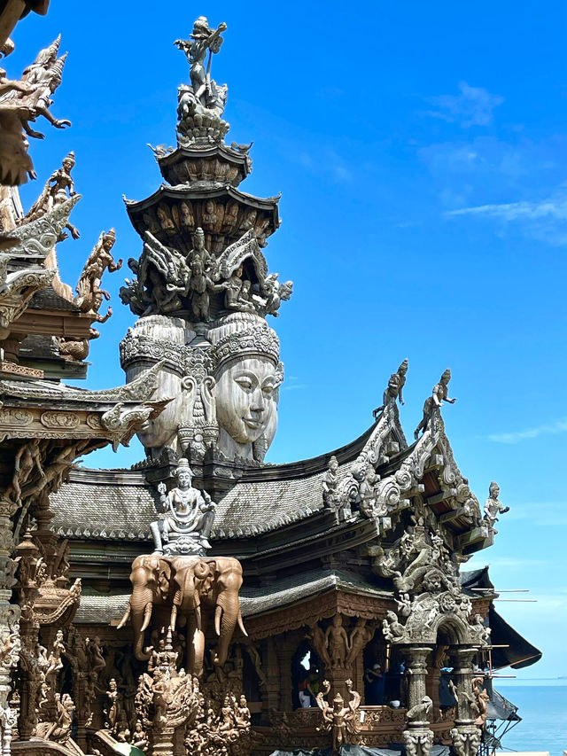 泰國真理寺 一座永遠建不完的博物館