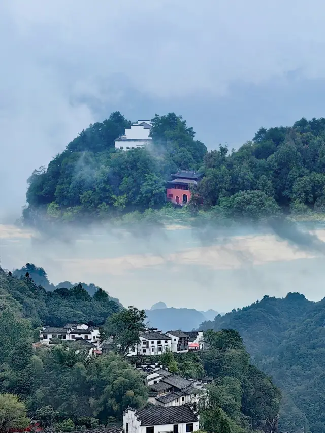 Mount Qiyun in Anhui // The first famous mountain in the south of the Yangtze River