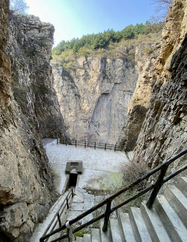 太行山之巔，金燈寺旁邊的南天門