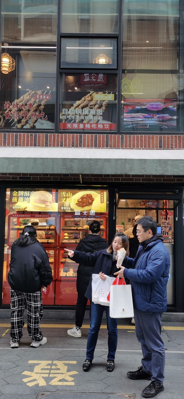 南京西路的“後院”——吳江路休閒街