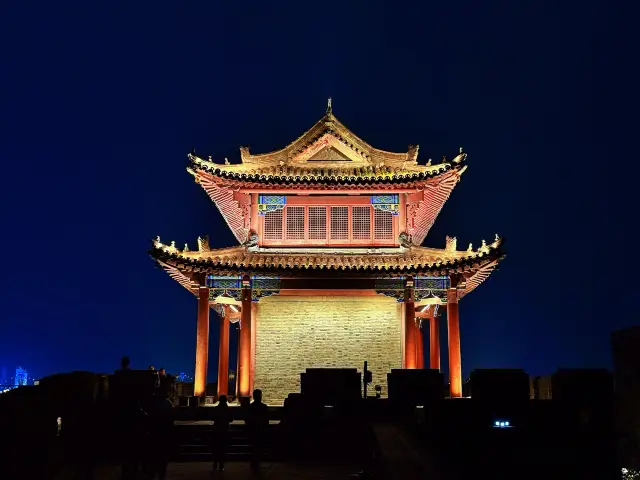 Xiangyang Ancient City, the foremost city of China that embodies the essence of home and country, narrowness and righteousness