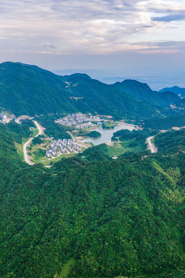 3H逃離武漢開啟千米海拔清涼避暑