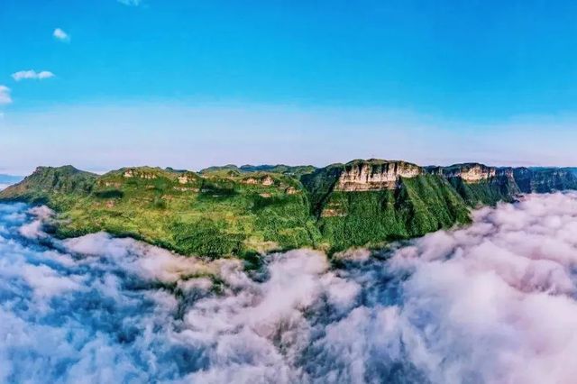 湘西八面山：懸壁公路上的空中草原與千年古城