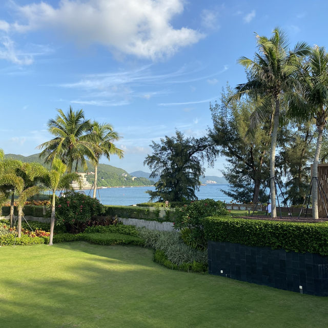 **Stay in Style at the Shenzhen Marriott Hotel Golden Bay **