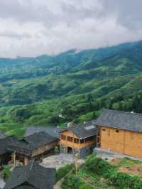 貴州小眾秘境！睡進高山梯田間的千年古寨