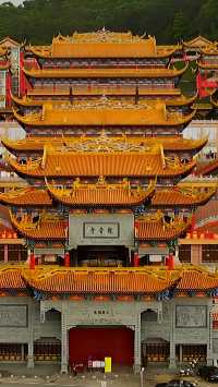 隱藏於東莞大嶺山鎮的一座雄偉壯觀的寺院。