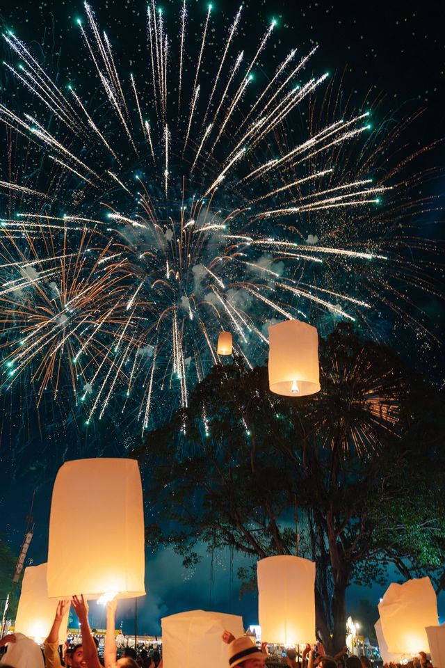 如果錯過了今年的天燈節，明年請一定要來。