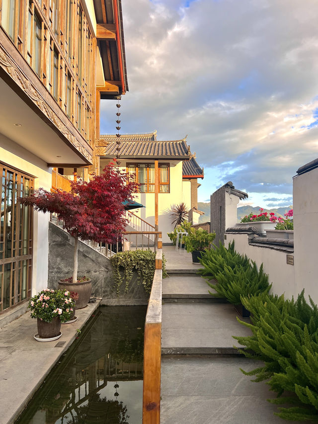 在麗江，剛退房。