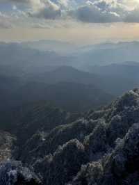 頭一回見：爬山還可以坐電梯｜郴州宜章莽山。
