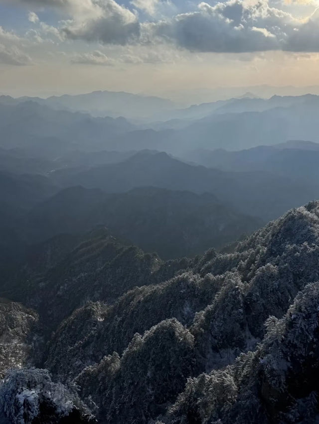 頭一回見：爬山還可以坐電梯｜郴州宜章莽山。
