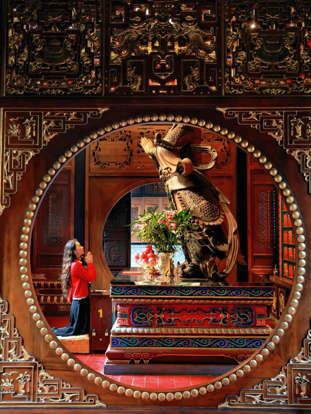 I Thought Hongya Cave Was Impressive! Until I Discovered This Ancient Temple