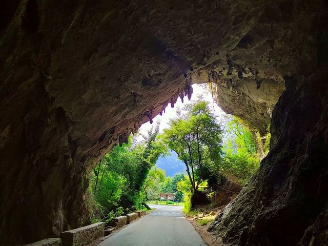 The Amazing Cuevona Cave – A Hidden Gem in Asturias 🌍⛰️