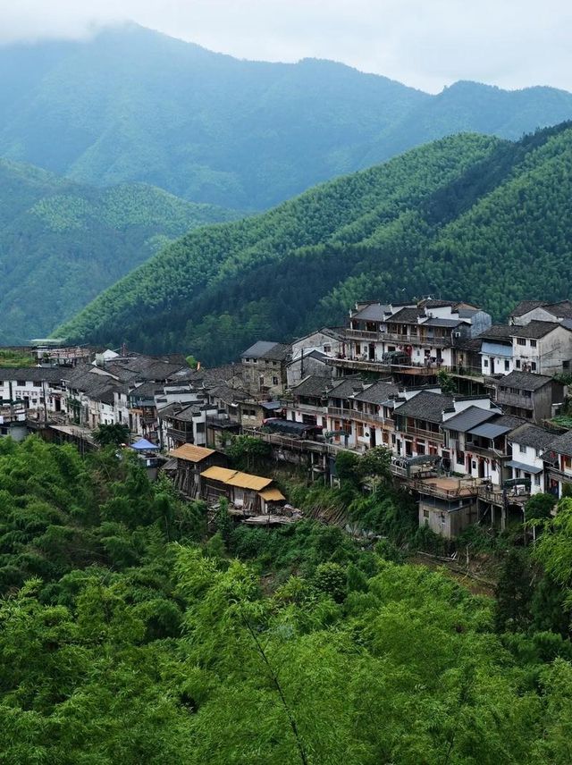 風景如畫的黃山木梨石共村