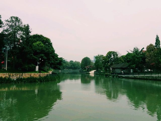 Roaming Chengdu: City Channels