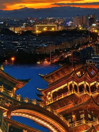 (Challenge: Spend ¥100 shopping in Yiwu. Shop owner: If you buy more, I'll give you a factory.)